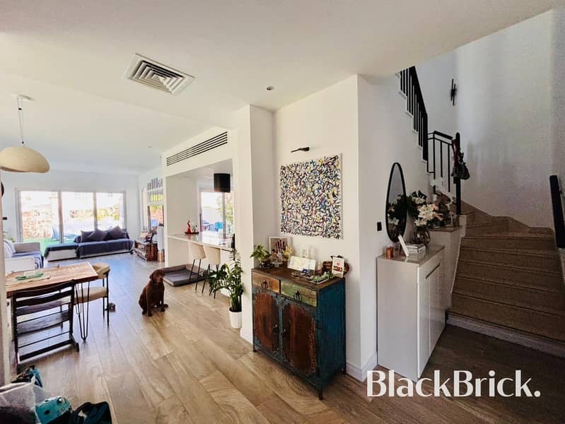 Huge Plot | End Unit | Extended Family Home - Image 8