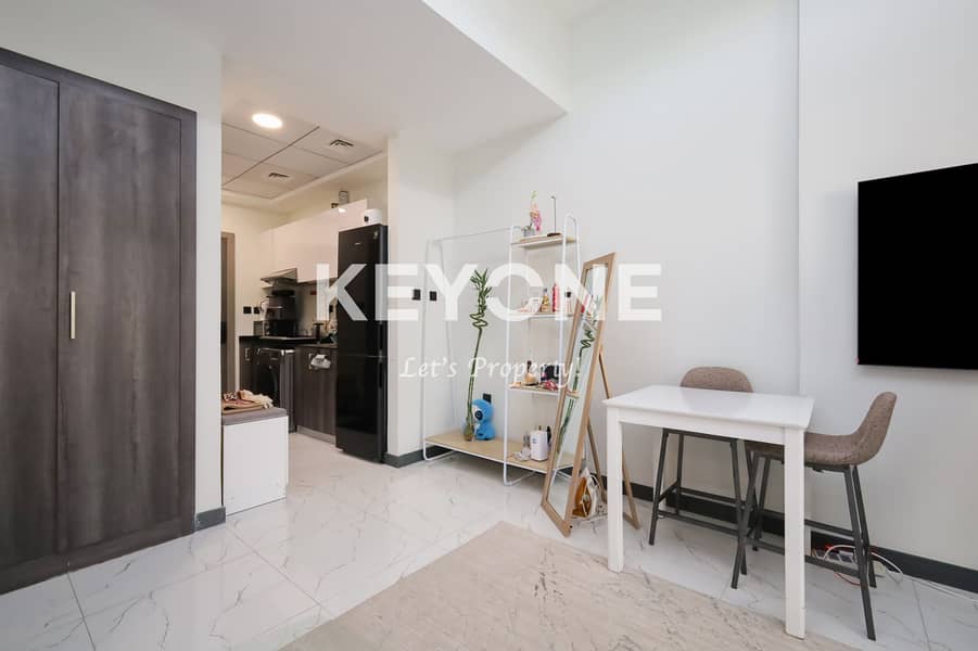 Skyline Studio | Modern Living | Fully Furnished - Image 11