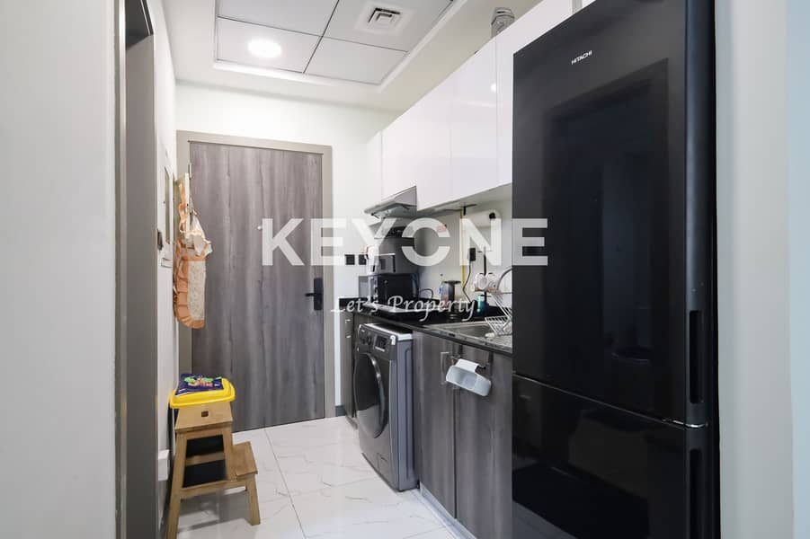 Skyline Studio | Modern Living | Fully Furnished - Image 13