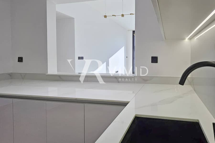 3 Bedroom I Pool View I Pristine Condition