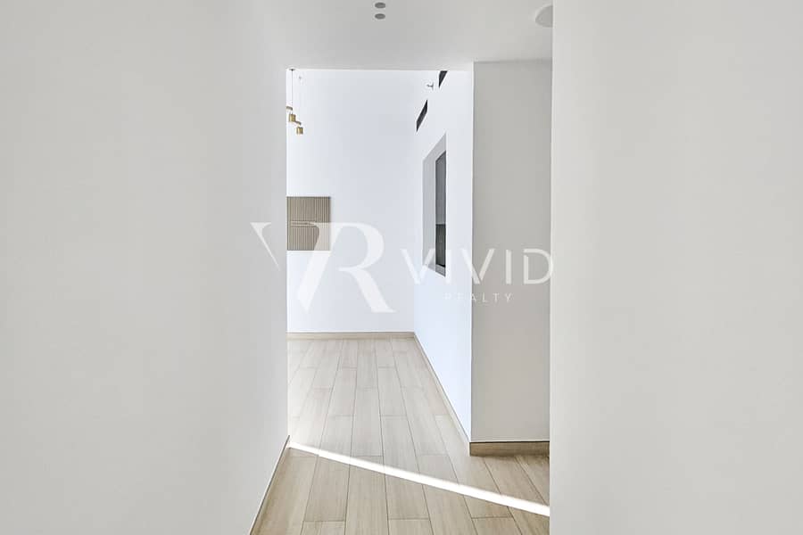 3 Bedroom I Pool View I Pristine Condition - Image 12