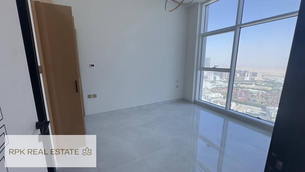 Brand New | High Floor | Full Miracle Garden View - Image 7