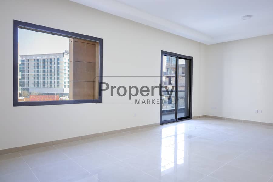 Modern | Pool View | Unfurnished | Vacant