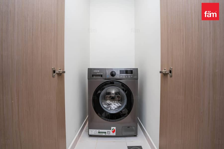 Vacant On Transfer | Upgraded | Fully Furnished - Image 8