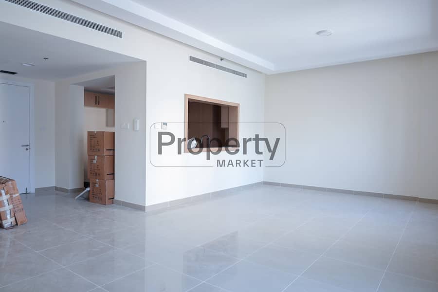 Modern | Pool View | Unfurnished | Vacant