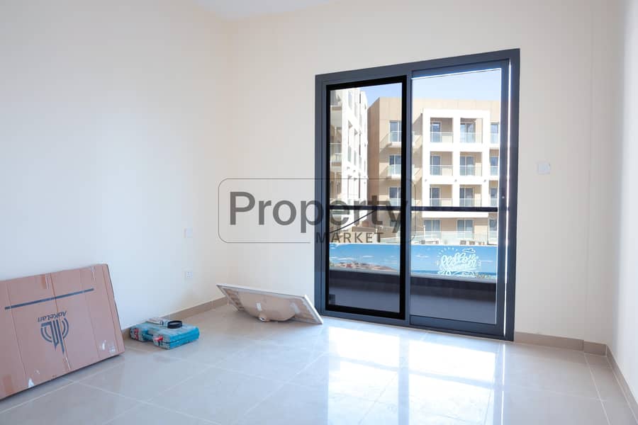 Modern | Pool View | Unfurnished | Vacant - Image 9