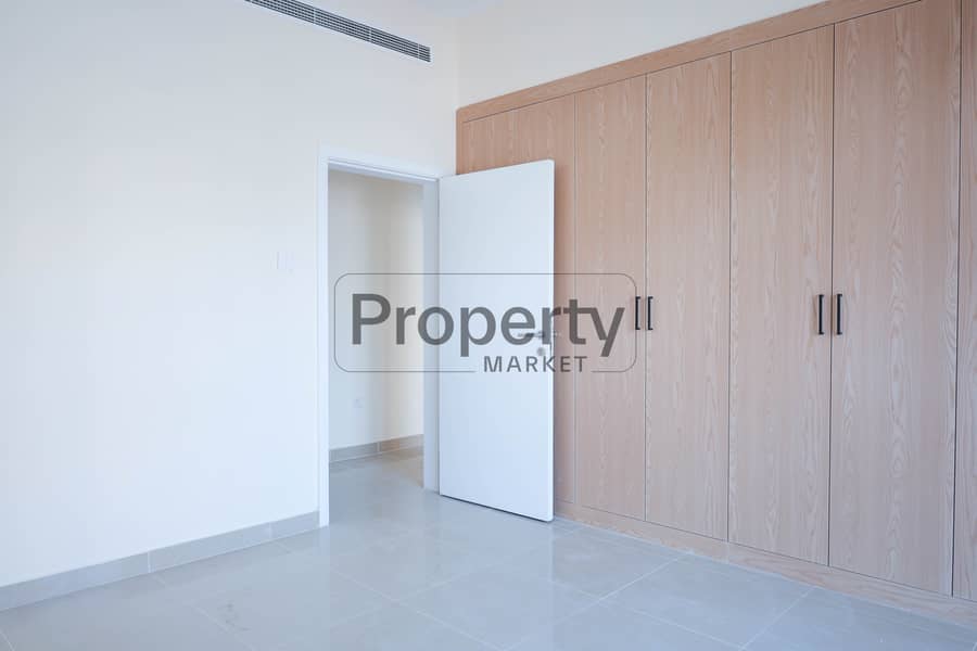 Modern | Pool View | Unfurnished | Vacant - Image 13