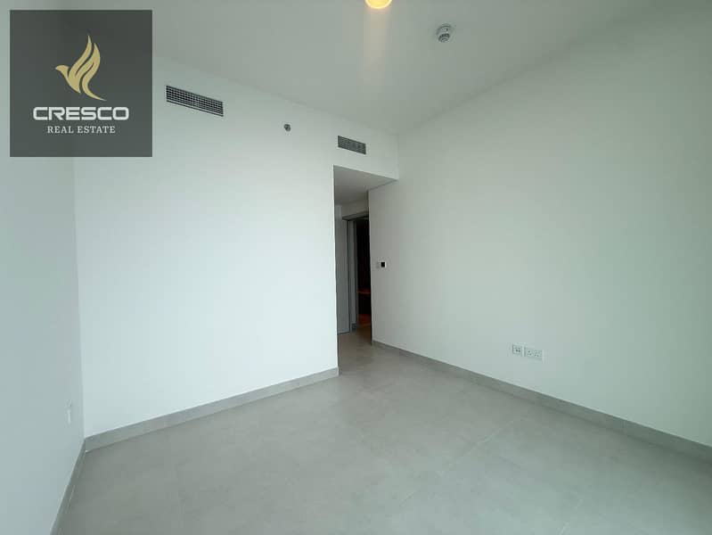 High End | Waterfront Living | Prime Location - Image 9