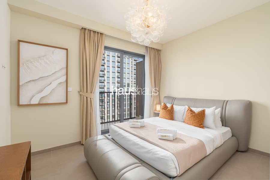 Contemporary 1 Bedroom | Pool View | Near Park