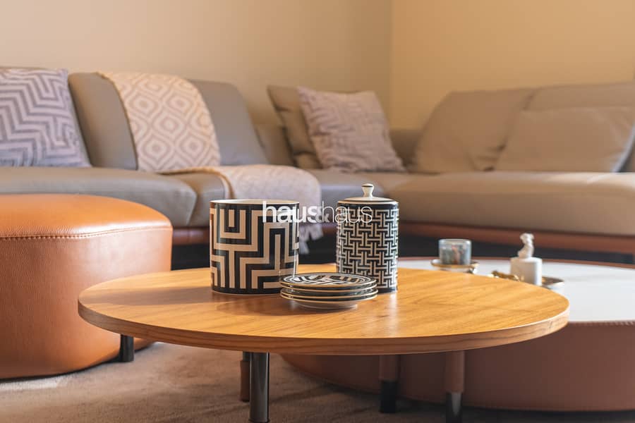 Contemporary 1 Bedroom | Pool View | Near Park - Image 10