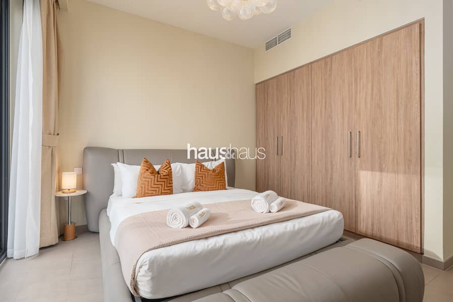 Contemporary 1 Bedroom | Pool View | Near Park - Image 11