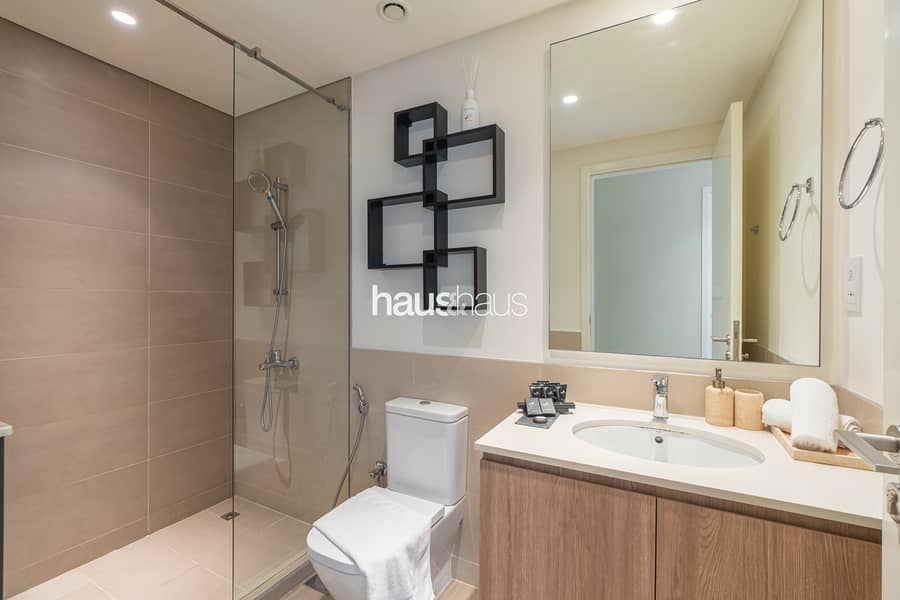 Contemporary 1 Bedroom | Pool View | Near Park - Image 14