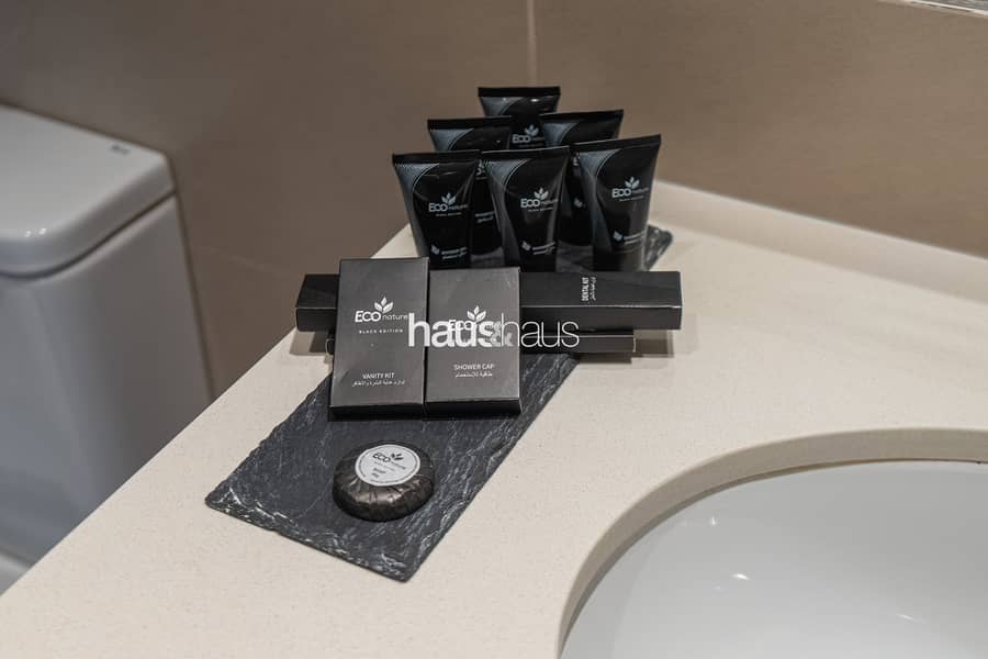 Contemporary 1 Bedroom | Pool View | Near Park - Image 15