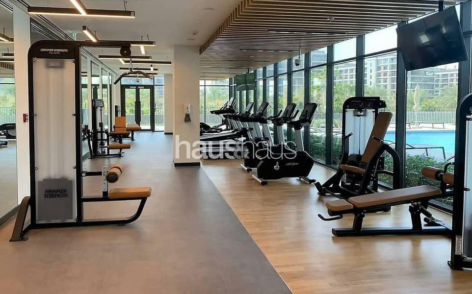 Contemporary 1 Bedroom | Pool View | Near Park - Image 29