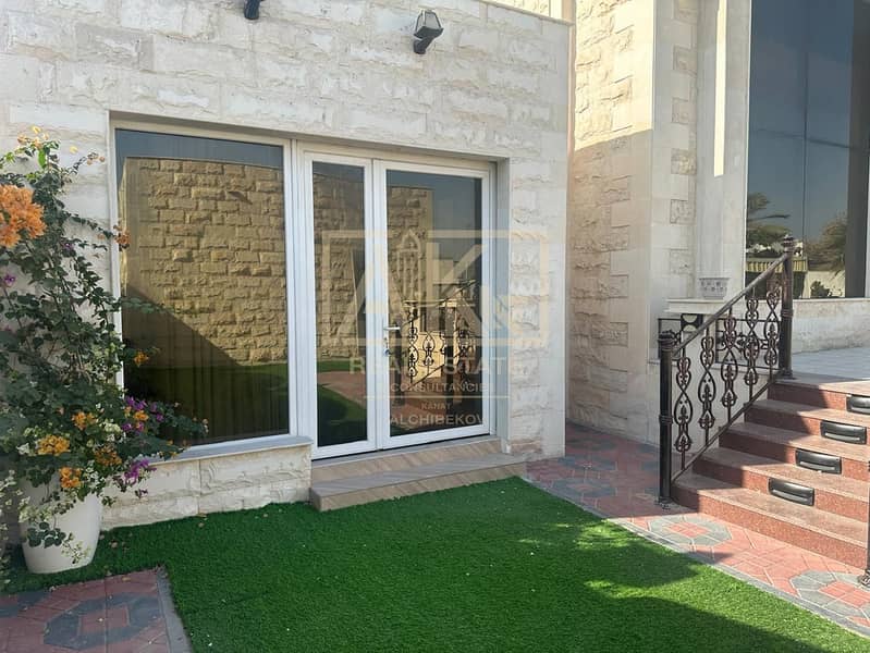 Unfurnished | Maids Room | 6Bedroom | Villa - Image 11