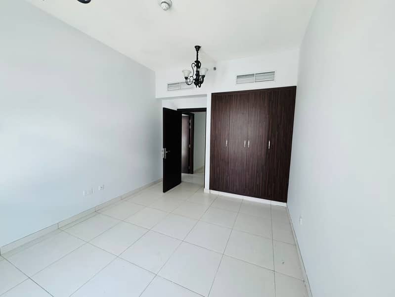 Spacious | Unfurnished | In prime location - Image 8
