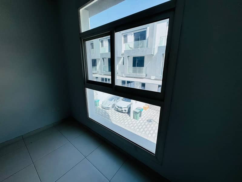 Spacious | Unfurnished | In prime location - Image 9