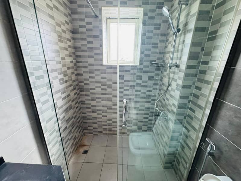 Spacious | Unfurnished | In prime location - Image 15