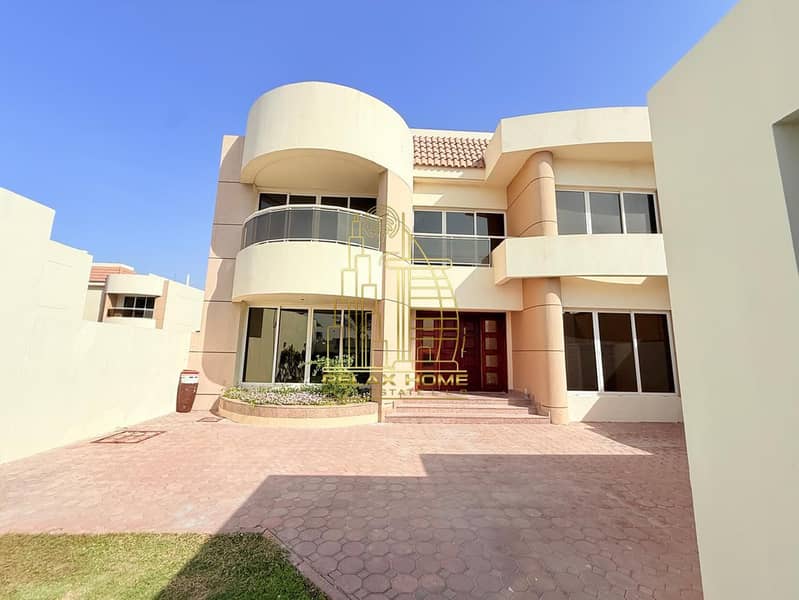 Luxurious 4BHK Villa | Maid’s Room | Shared Pool & Garden | Jumeirah 1