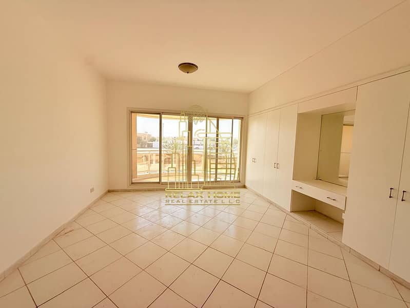 Luxurious 4BHK Villa | Maid’s Room | Shared Pool & Garden | Jumeirah 1 - Image 13