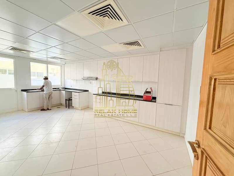 Luxurious 4BHK Villa | Maid’s Room | Shared Pool & Garden | Jumeirah 1 - Image 19