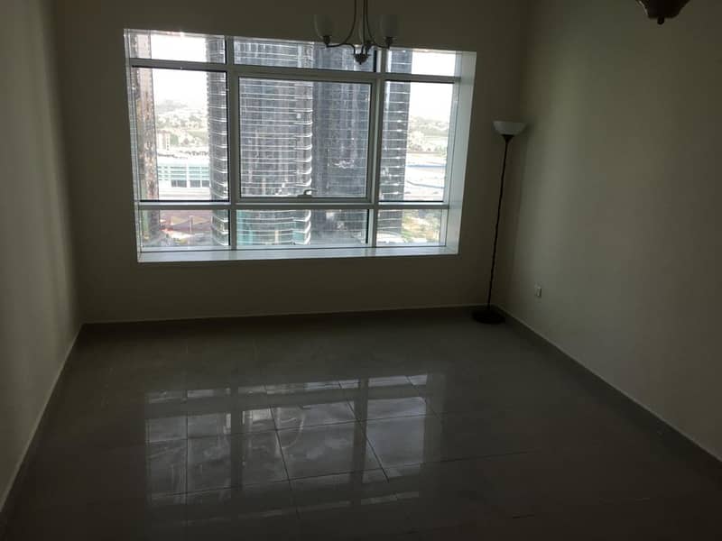 FULL LAKE VIEW - HOT TICKET - OPPOSITE DMCC