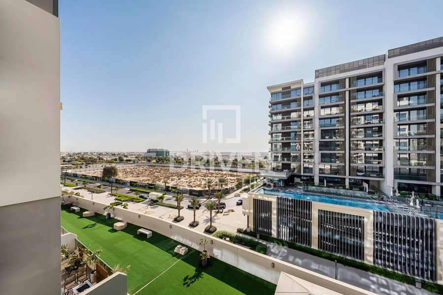 Stylish Unit | Ideal Location | Ready to Move in