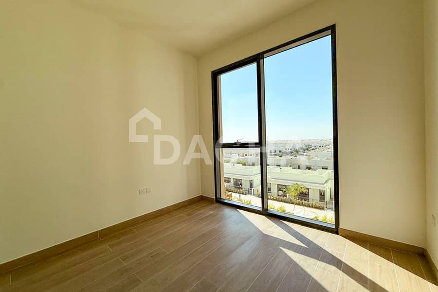 High Floor | Two Parkings | Maids Room - Image 12