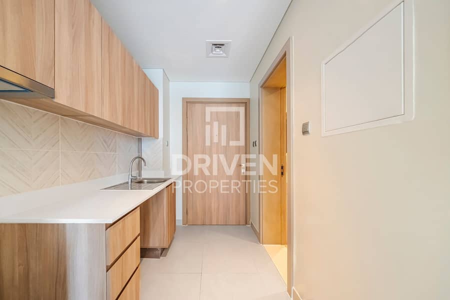 Stylish Unit | Ideal Location | Ready to Move in