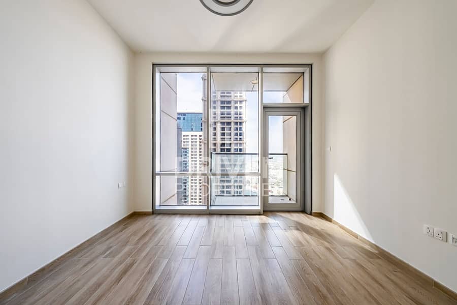 Canal and Amenities Views | Vacant | High Floor - Image 9