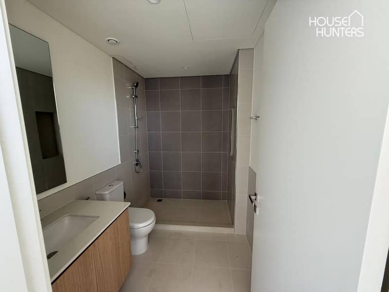 Stunning Villa | Prime Location | Pool Backing - Image 7