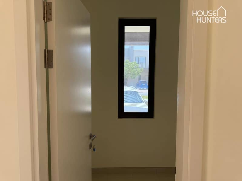 Stunning Villa | Prime Location | Pool Backing - Image 8