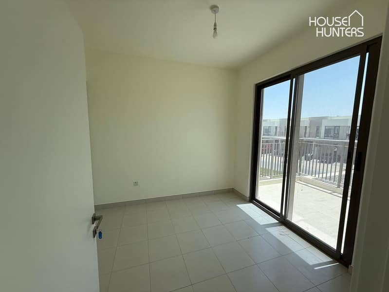 Stunning Villa | Prime Location | Pool Backing - Image 12