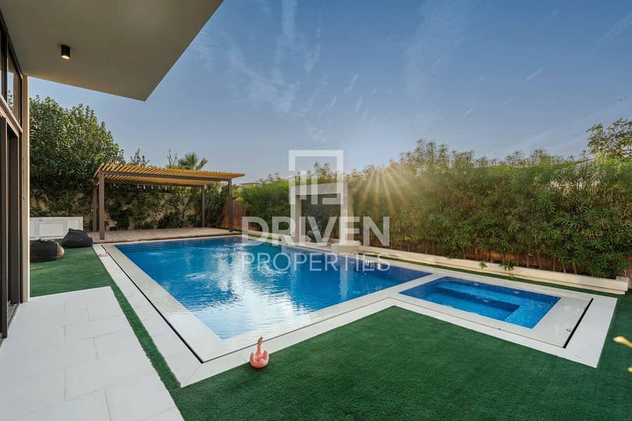 Vacant | Extended | Private Pool and Jacuzzi
