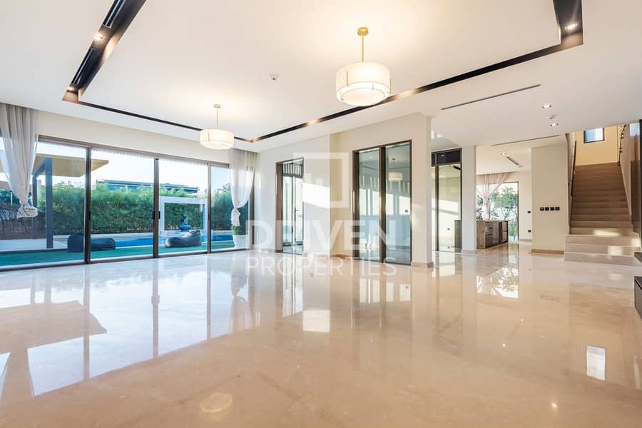 Vacant | Extended | Private Pool and Jacuzzi