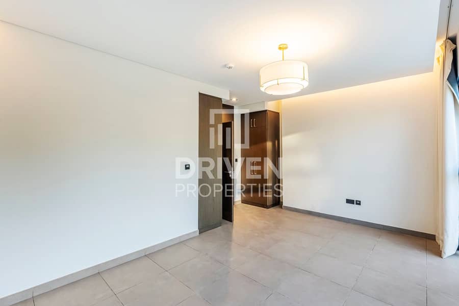 Vacant | Extended | Private Pool and Jacuzzi - Image 9