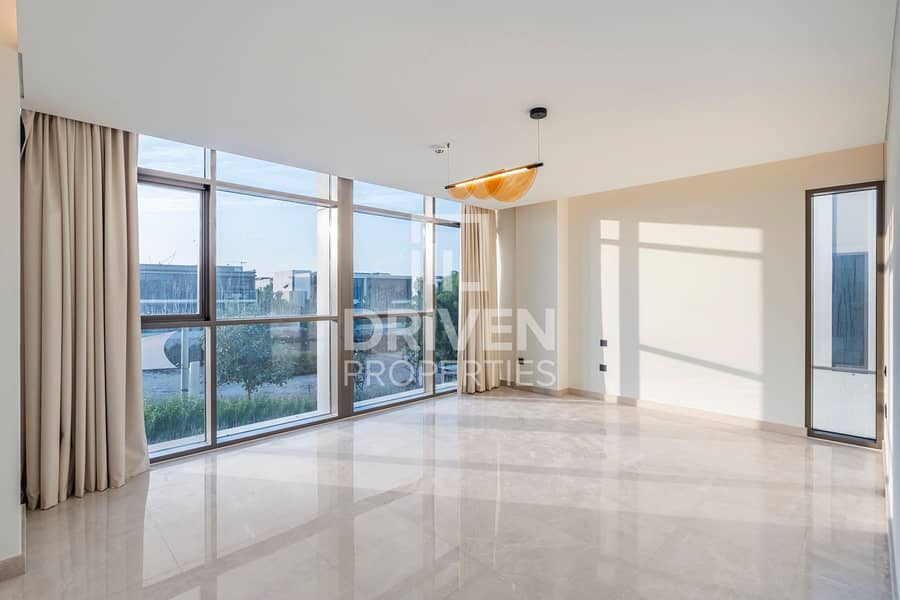 Vacant | Extended | Private Pool and Jacuzzi - Image 10