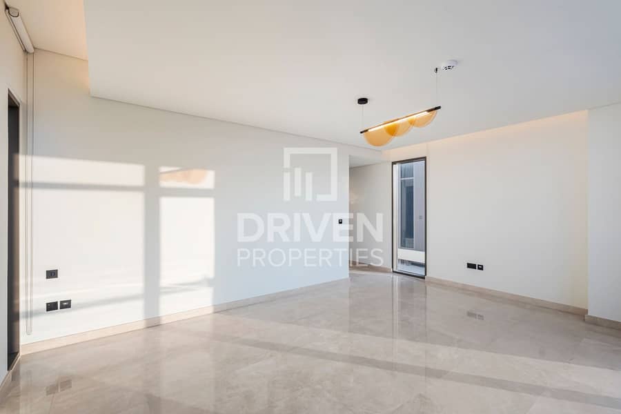 Vacant | Extended | Private Pool and Jacuzzi - Image 11