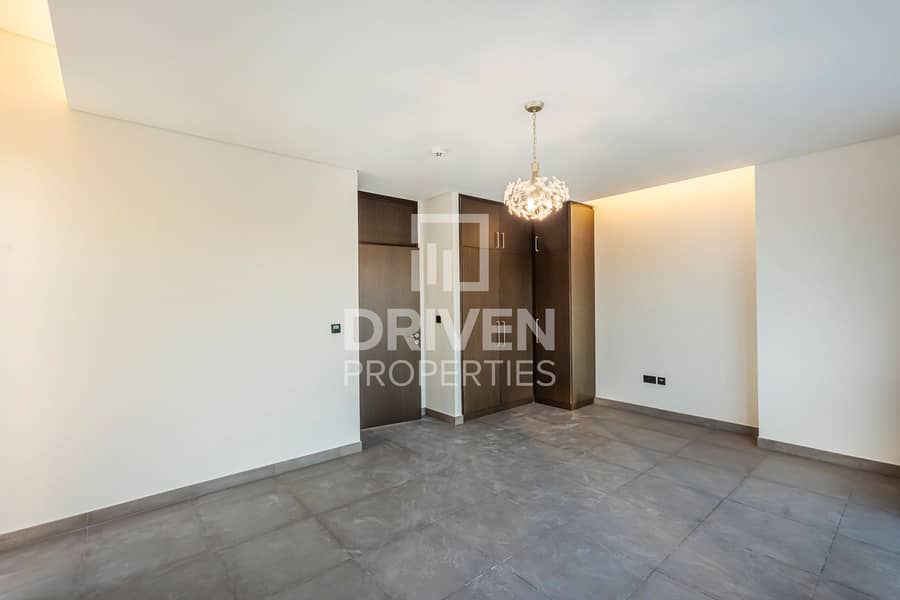 Vacant | Extended | Private Pool and Jacuzzi - Image 14