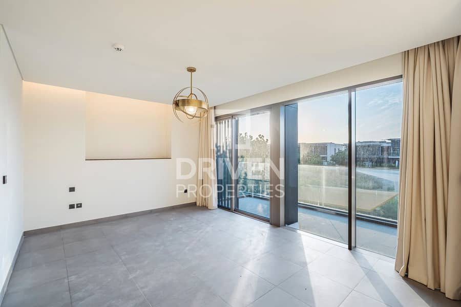 Vacant | Extended | Private Pool and Jacuzzi - Image 15