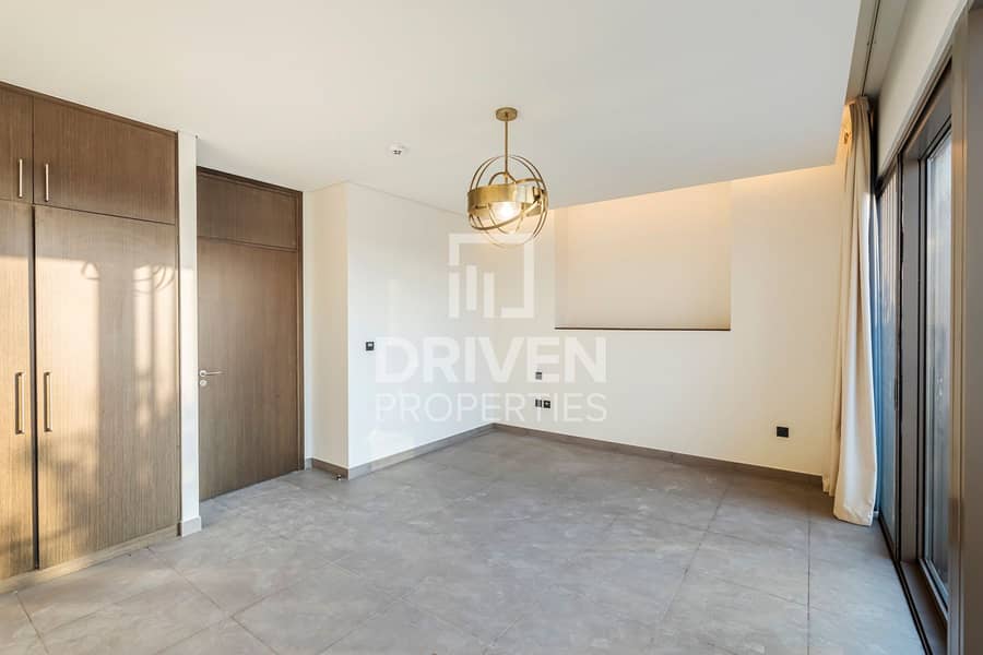 Vacant | Extended | Private Pool and Jacuzzi - Image 16