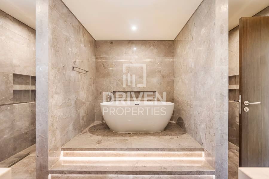 Vacant | Extended | Private Pool and Jacuzzi - Image 21