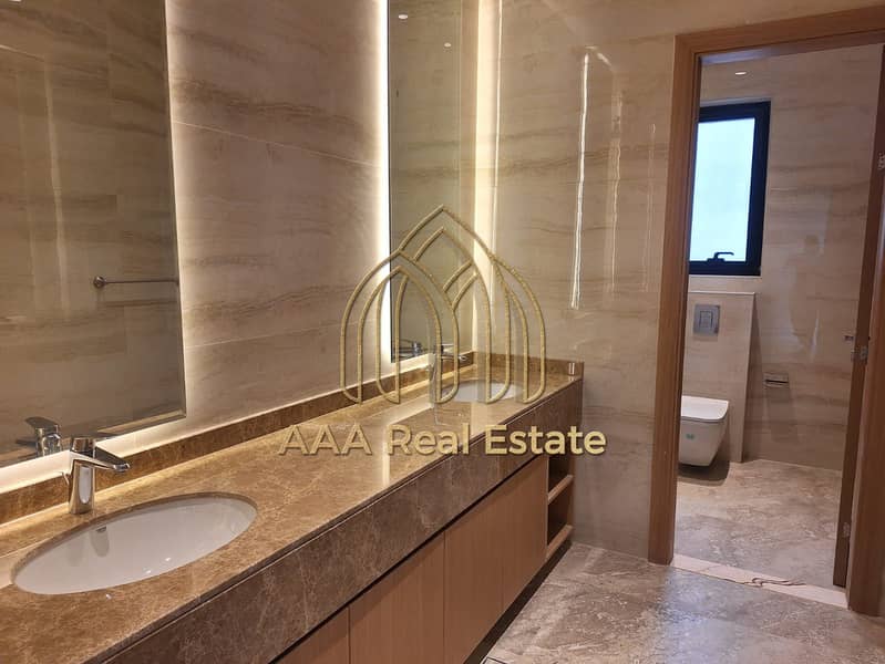 LUXURY VILLA | PRIME LOCATION | SPACIOUS - Image 7