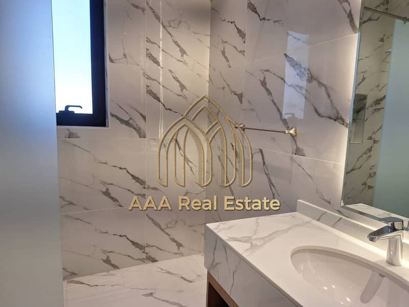 LUXURY VILLA | PRIME LOCATION | SPACIOUS - Image 37