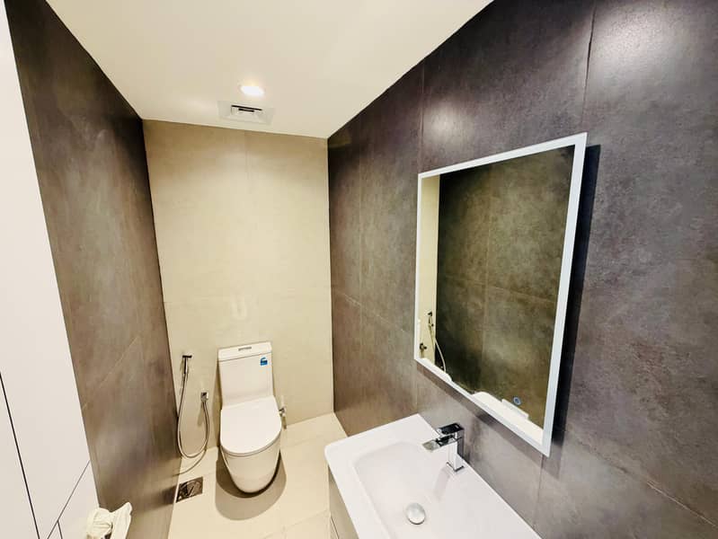 Fully Upgraded 1BR | Vacant | Prime Location - Image 9