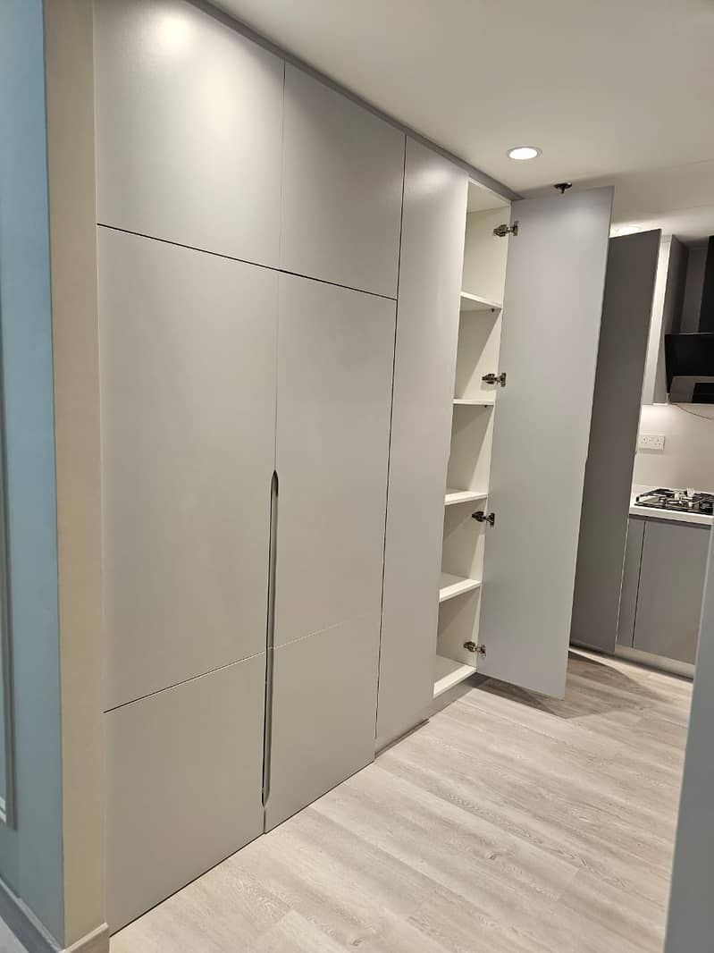 Fully Upgraded 1BR | Vacant | Prime Location - Image 14