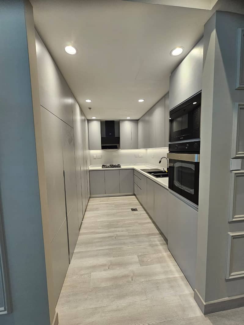 Fully Upgraded 1BR | Vacant | Prime Location - Image 32