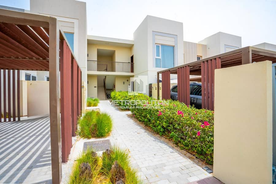 Beautiful Garden |Close to Pool | Chiller Free