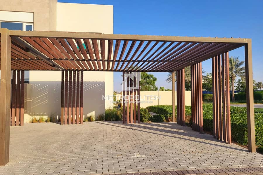 Beautiful Garden |Close to Pool | Chiller Free