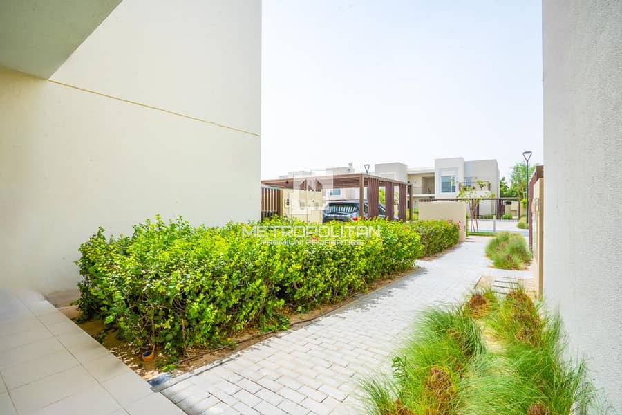 Beautiful Garden |Close to Pool | Chiller Free